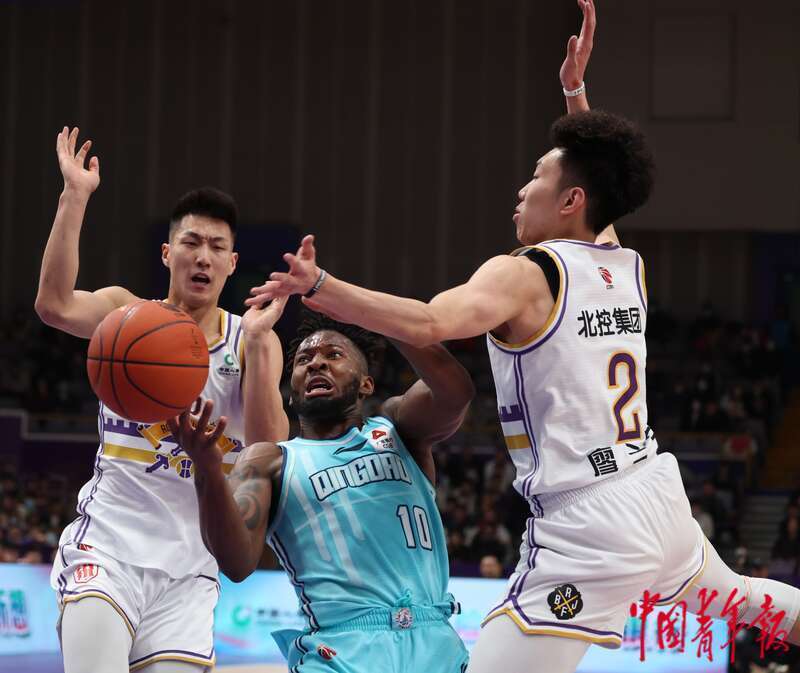 韦斯卡主场大胜，发挥出色取得连胜的简单介绍