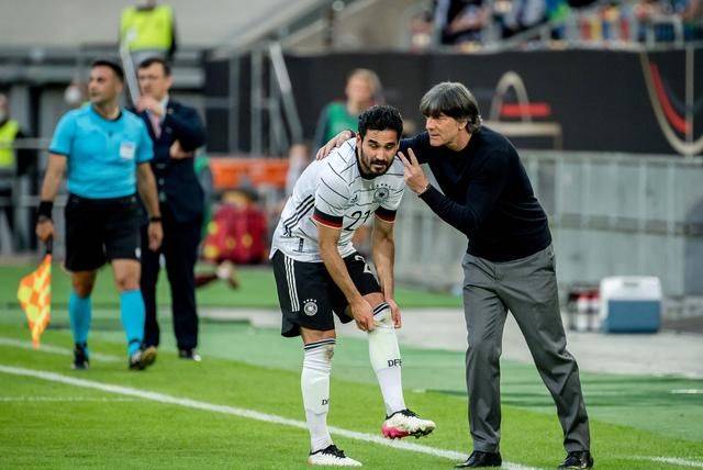 包含德国队实力碾压对手,轻松晋级下一轮的词条 包含德国队实力碾压对手,轻松晋级下一轮的词条