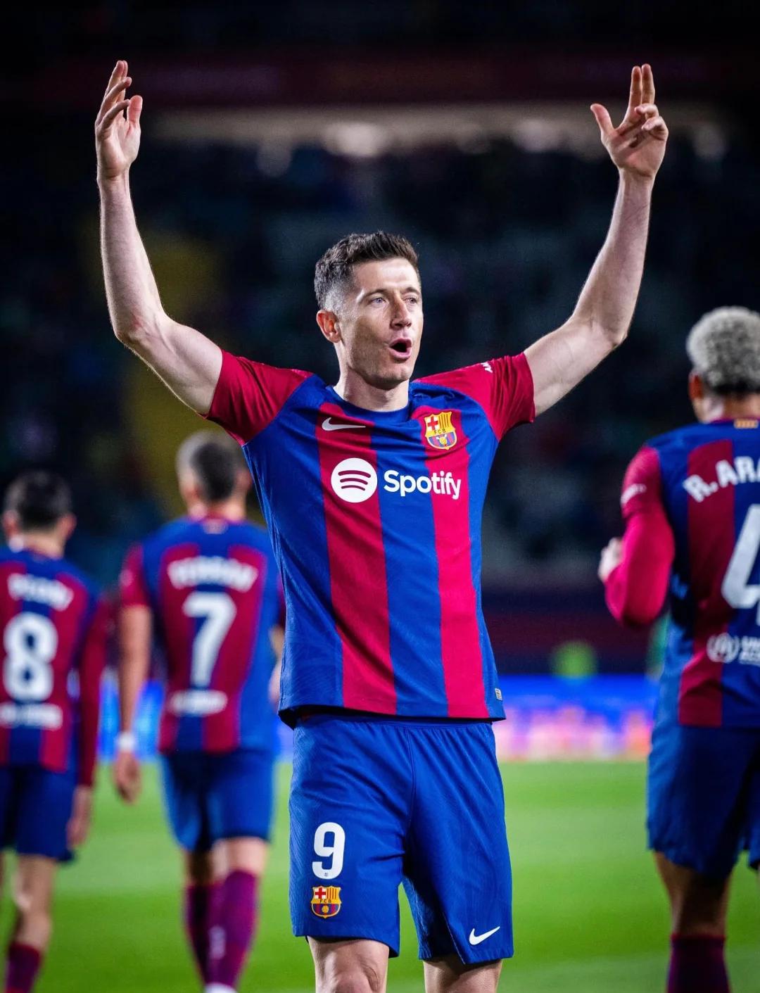 瓦伦西亚客场告捷,高质量逆袭 瓦伦西亚客场告捷,高质量逆袭