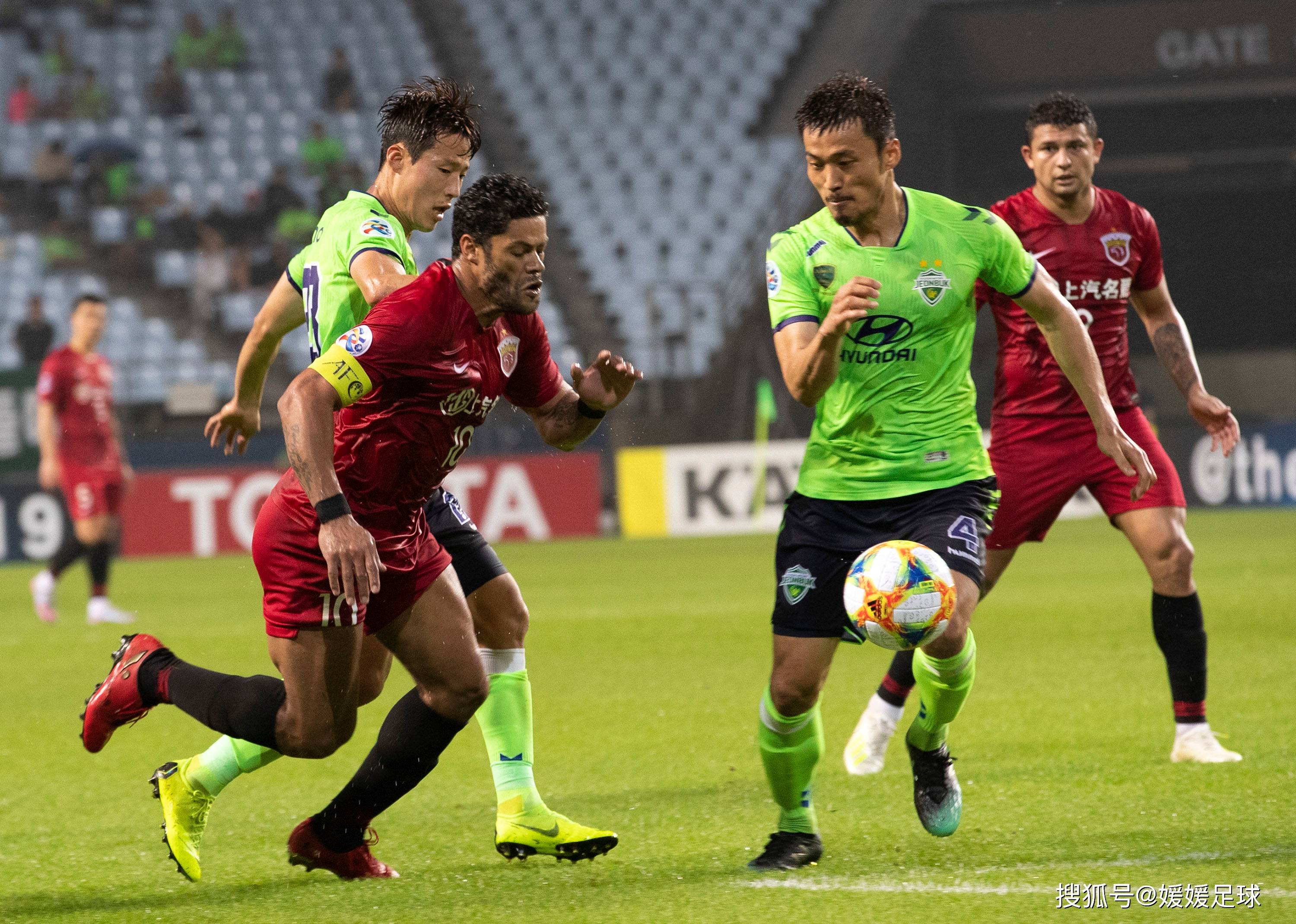 球员技术高超,带领球队走向胜利 球员技术高超,带领球队走向胜利