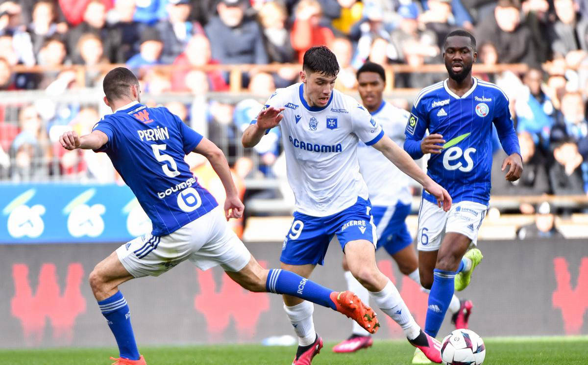 斯特拉斯堡主场取胜，稳固领先地位的简单介绍