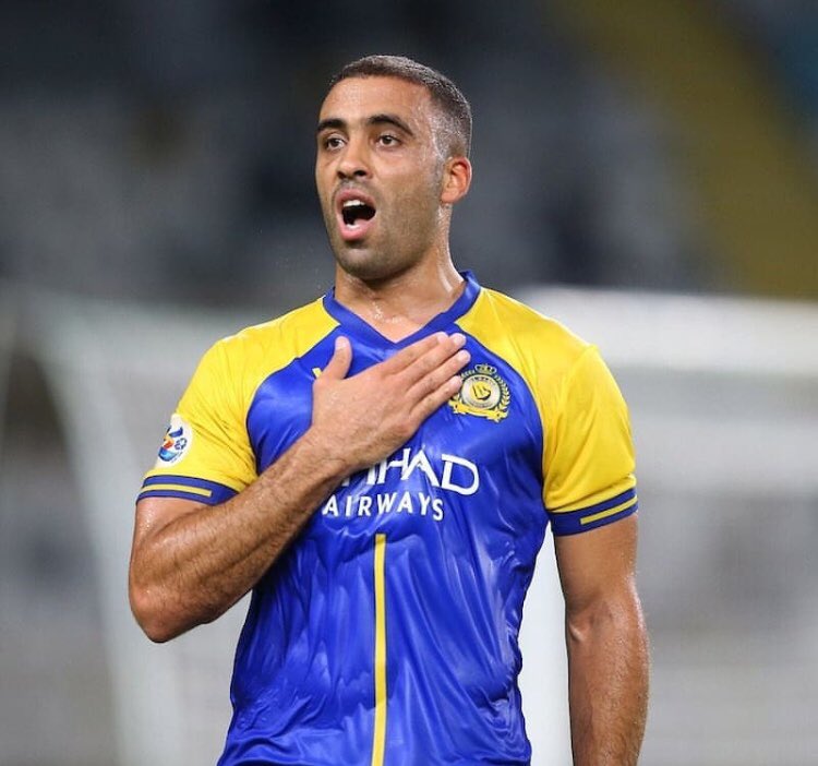 孤独球星独中两元,率队夺冠 孤独球星独中两元,率队夺冠