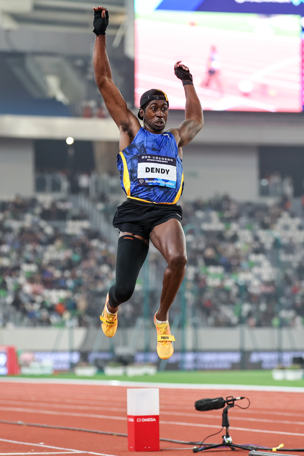 富士火车站田径会议男子跳远总决赛热闹上演