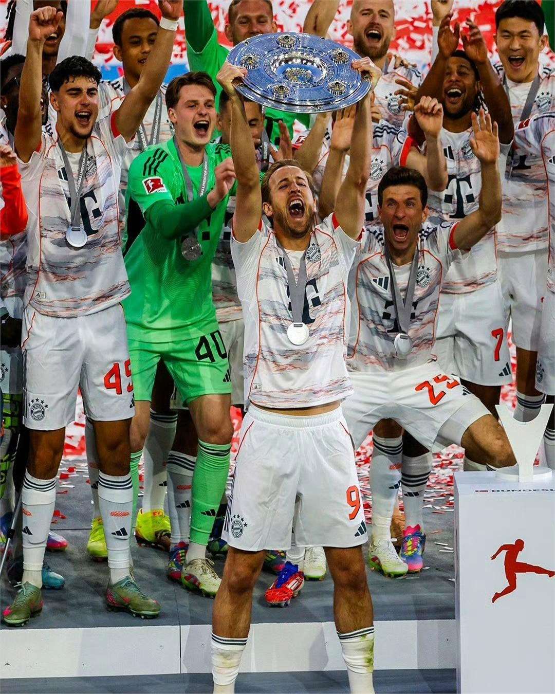 纽卡斯尔客场大胜，豪取胜利