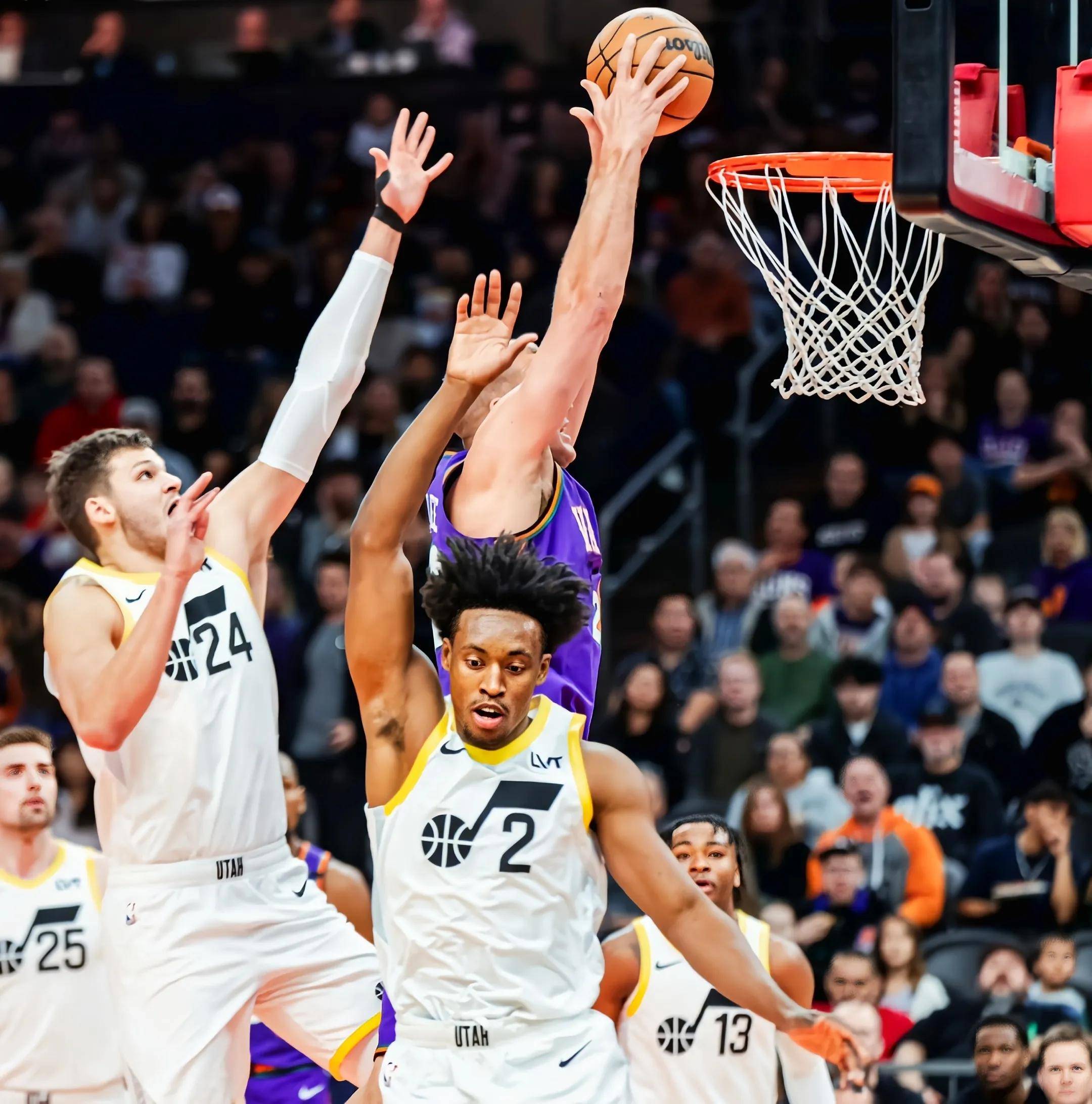 勇士客场击败太阳，取得两连胜