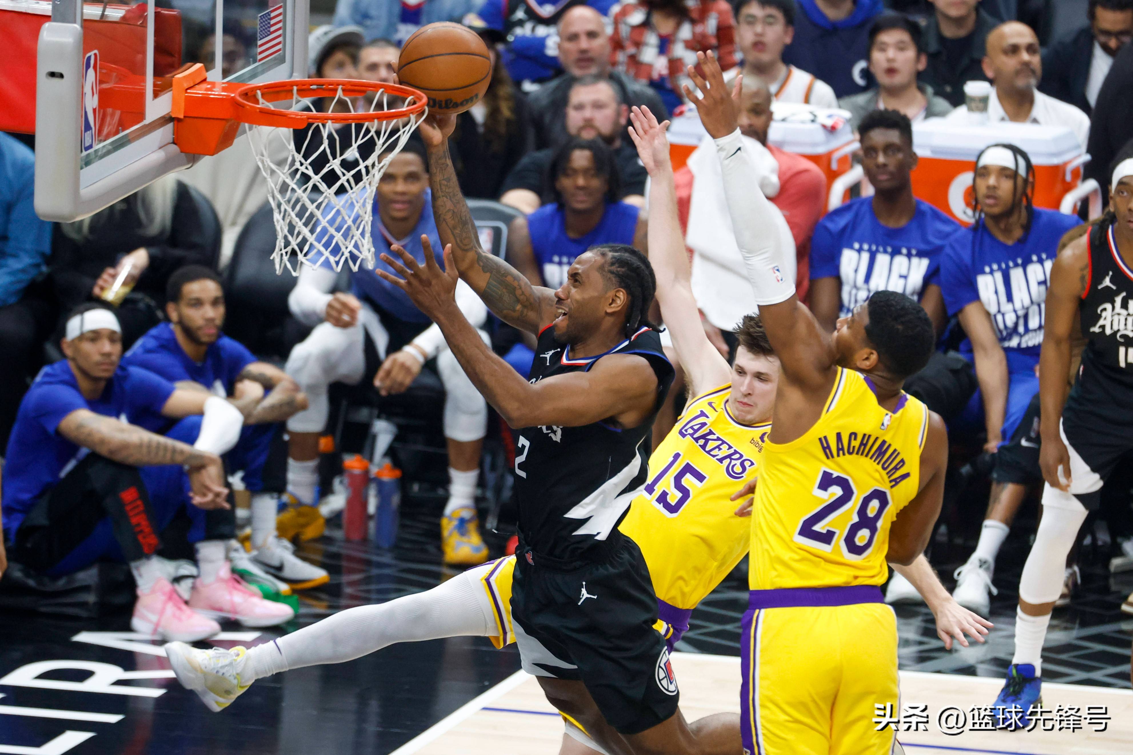 湖人大胜篮网,篮网无力回击 湖人大胜篮网,篮网无力回击