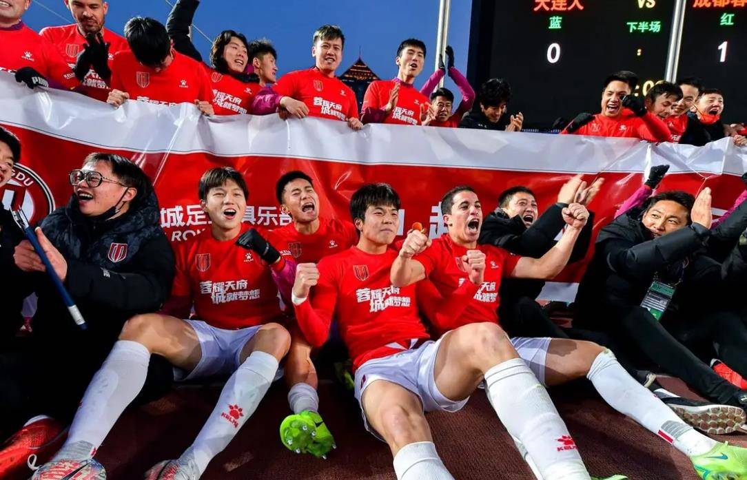 上港取得连胜迎来新赛季第一场胜利