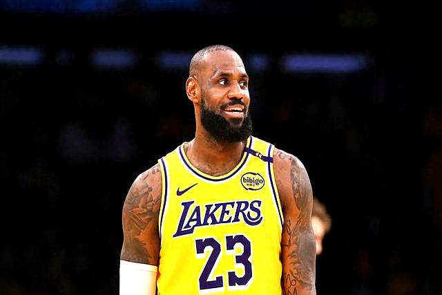 湖人战胜黄蜂继续领跑 湖人战胜黄蜂继续领跑