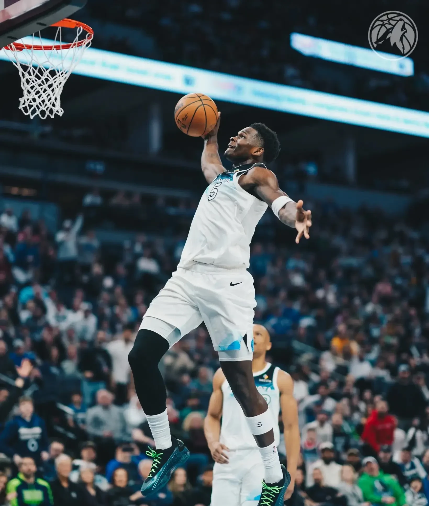 森林狼主场大胜勇士,取得六连胜 森林狼主场大胜勇士,取得六连胜