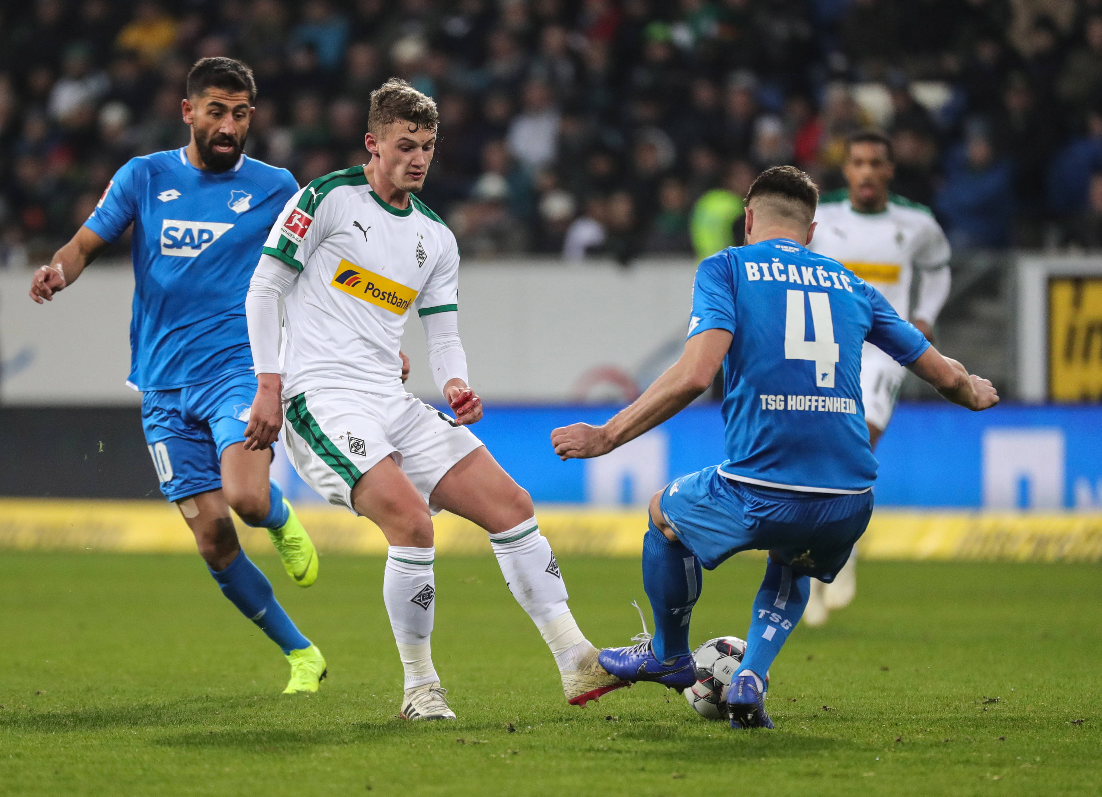 奥格斯堡陷入绝境！德甲保级前景雪上加霜