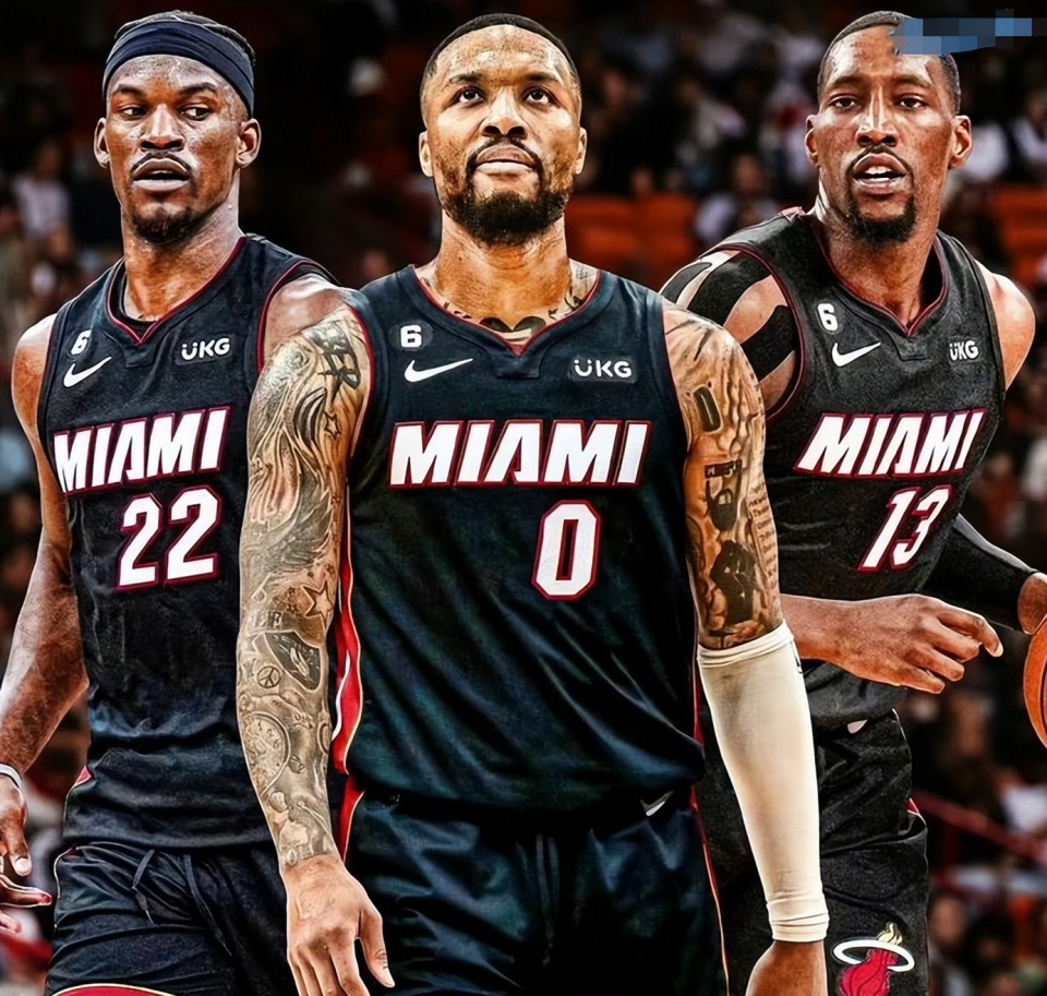 猛龙力克开拓者,利拉德孤军奋战无力回天。 猛龙力克开拓者,利拉德孤军奋战无力回天。